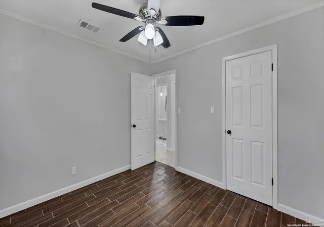 Photo 3 of Single family home for sale at 350 Fenwick Dr, Windcrest, TX 78239 | MLS# 1843257 | Listing updated on 2025-03-11
