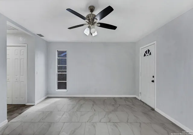 Photo 4 of Single family home for sale at 350 Fenwick Dr, Windcrest, TX 78239 | MLS# 1843257 | Listing updated on 2025-03-11