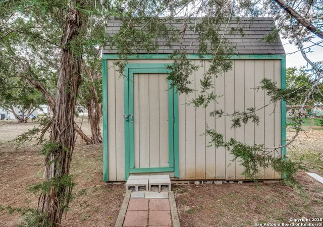 Photo 4 of Manufactured home for sale at 528 Pr 1516, Bandera, TX 78003 | MLS# 1843315 | Listing updated on 2026-01-23