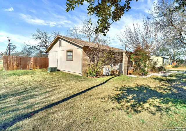 Photo 3 of Single family home for sale at 505/509 Hwy 173, Hondo, TX 78861 | MLS# 1843321 | Listing updated on 2025-11-16