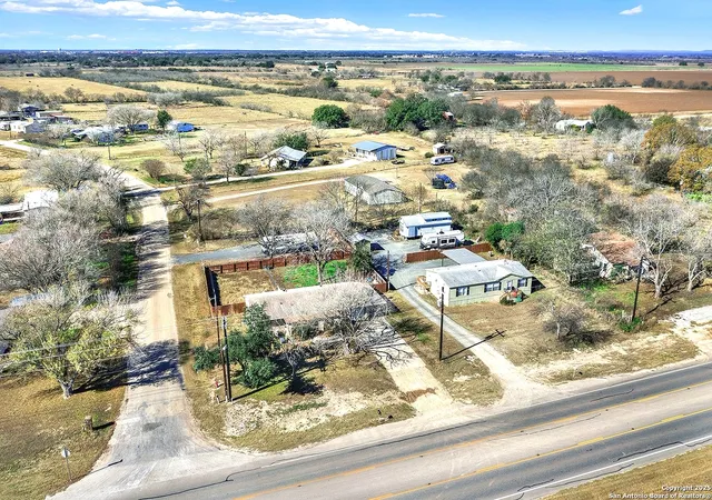 Photo 2 of Single family home for sale at 505/509 Hwy 173, Hondo, TX 78861 | MLS# 1843321 | Listing updated on 2025-11-16