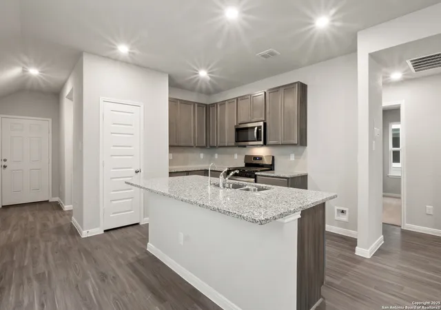 Photo 2 of Sale Pending at 8847 Black Oak Dr, Elmendorf, TX 78112 | MLS# 1843560 | Listing updated on 2025-09-09