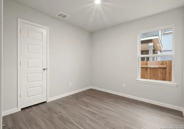 Photo 4 of Sale Pending at 8847 Black Oak Dr, Elmendorf, TX 78112 | MLS# 1843560 | Listing updated on 2025-09-09