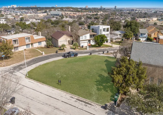 Photo 4 of Sale Pending at 329 Clubhill, San Antonio, TX 78228 | MLS# 1843629 | Listing updated on 2026-01-13