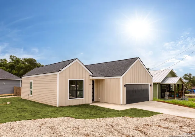Photo 1 of Sale Pending at 142 Granite Rd, Spring Branch, TX 78070 | MLS# 1843940 | Listing updated on 2025-09-16