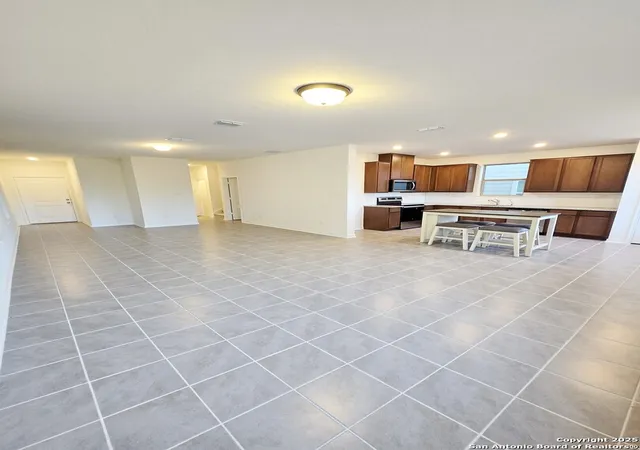 Photo 4 of Condo for sale at 10643 W Military #UNIT 37, San Antonio, TX 78251 | MLS# 1843979 | Listing updated on 2026-07-26