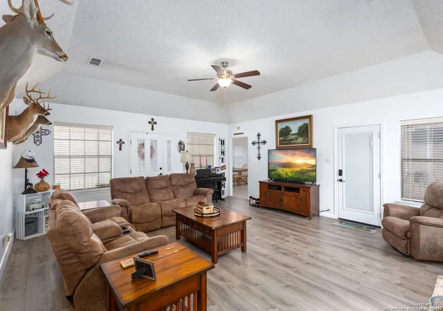 Photo 1 of Single family home for sale at 239 Twin Oaks, La Vernia, TX 78121 | MLS# 1843983 | Listing updated on 2025-03-11