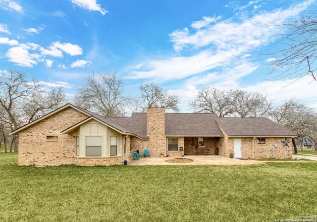 Photo 4 of Single family home for sale at 239 Twin Oaks, La Vernia, TX 78121 | MLS# 1843983 | Listing updated on 2025-03-11