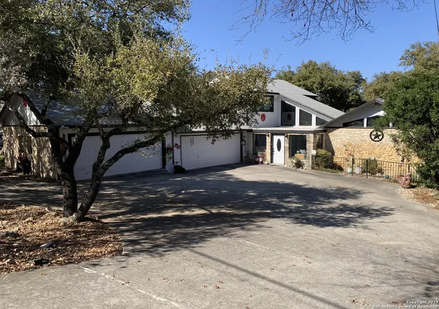 Photo 1 of Single family home for sale at 239 Watts Ln, Canyon Lake, TX 78133 | MLS# 1844009 | Listing updated on 2026-03-14