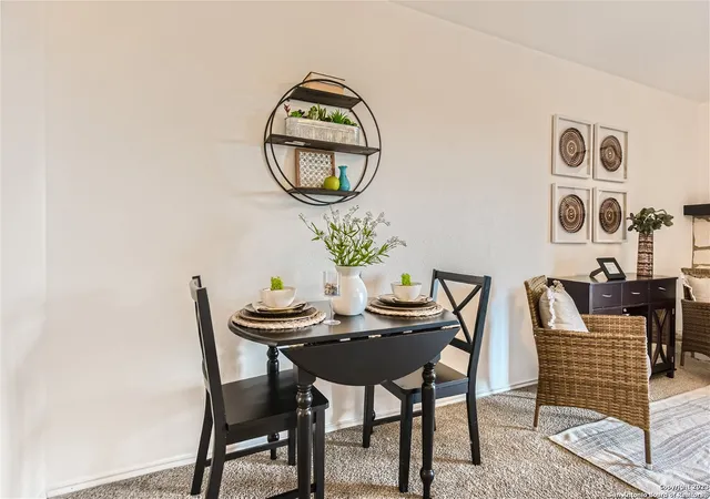 Listing Photo 4 - Condo for sale in building located at 1603 Parkview Dr, Canyon Lake, TX 78133 - Unit #F4