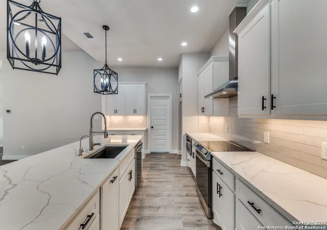 Photo 3 of Single family home for sale at 122 River View, Boerne, TX 78006 | MLS# 1844137 | Listing updated on 2025-03-18