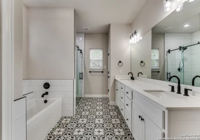Photo 4 of Single family home for sale at 122 River View, Boerne, TX 78006 | MLS# 1844137 | Listing updated on 2025-03-18