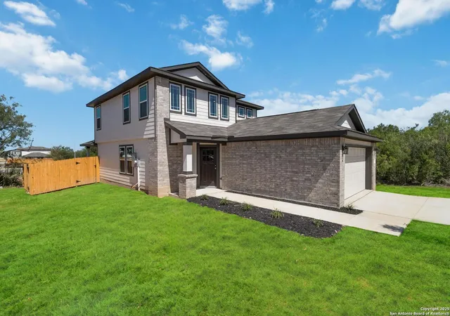 Photo 2 of Sale Pending at 10303 Apple Pie Rd, San Antonio, TX 78224 | MLS# 1844158 | Listing updated on 2026-01-12