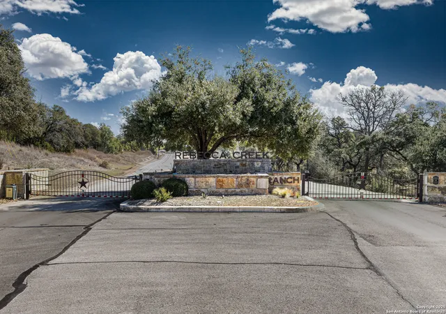 Photo 4 of Sale Pending at 1629 Rebecca Ranch Rd, Canyon Lake, TX 78133 | MLS# 1844255 | Listing updated on 2025-10-07