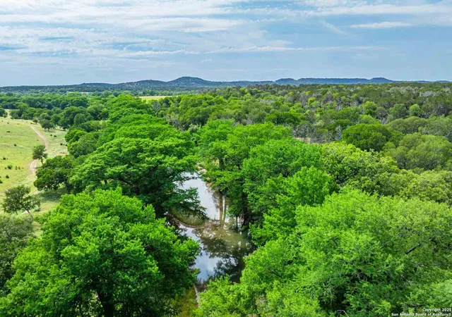 Photo 2 of House for sale at 505 Fm 473, Comfort, TX 78013 | MLS# 1844277 | Listing updated on 2026-09-13