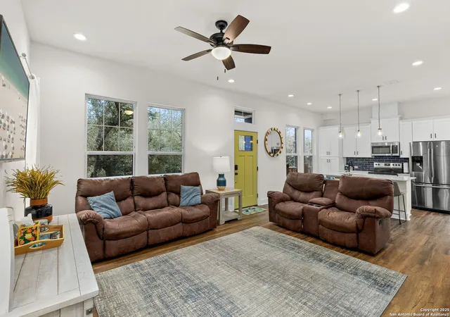 Photo 4 of Single family home for sale at 578 Firefly, Canyon Lake, TX 78133 | MLS# 1844380 | Listing updated on 2025-10-30
