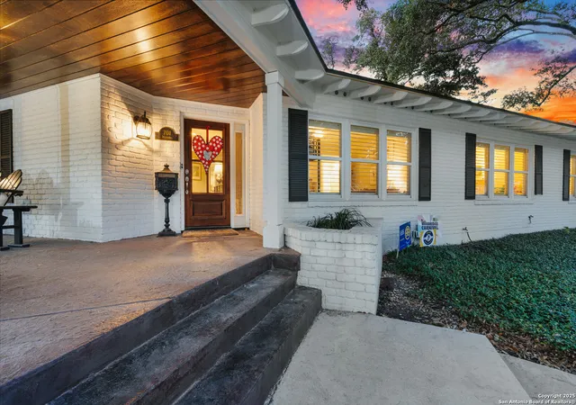 Photo 2 of Sale Pending at 701 Wiltshire, San Antonio, TX 78209 | MLS# 1844587 | Listing updated on 2025-09-25