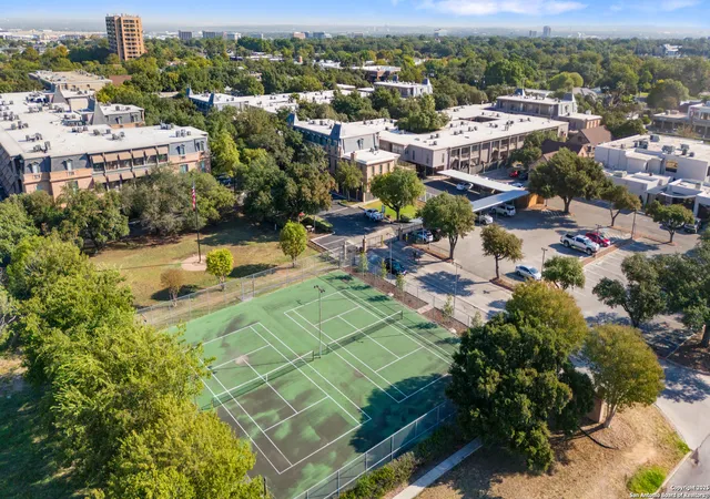 Listing Photo 4 - Condo for sale in building located at 7707 Broadway St, San Antonio, TX 78209 - Unit #24A