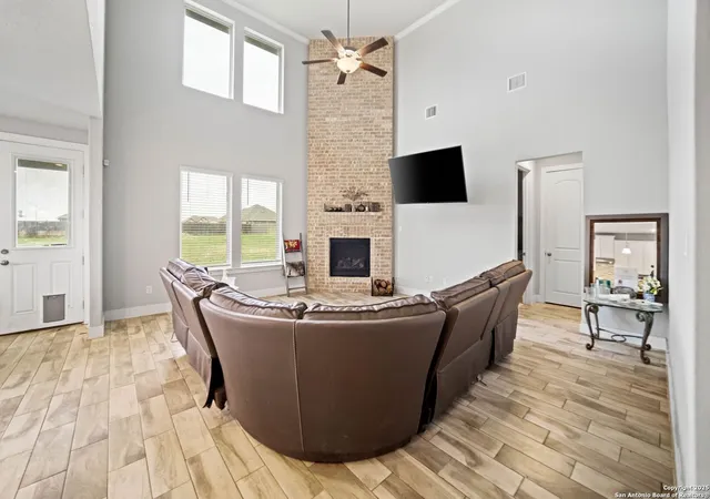 Photo 4 of Single family home for sale at 5104 Tupelo, San Antonio, TX 78229 | MLS# 1844672 | Listing updated on 2025-08-05