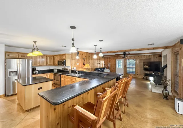 Photo 4 of Sale Pending at 565 Red Blf Ranch Rd, Pipe Creek, TX 78063 | MLS# 1844685 | Listing updated on 2025-10-10