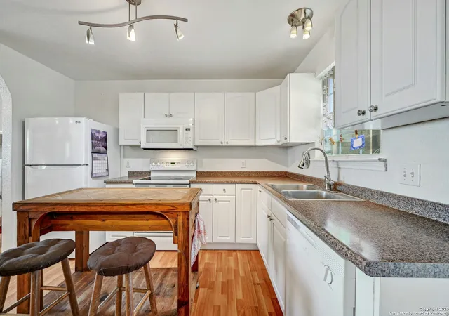 Photo 4 of Single family home for sale at 401 Stallion Springs, Fischer, TX 78623 | MLS# 1844776 | Listing updated on 2025-10-06