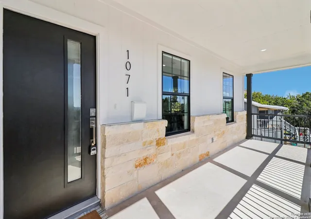 Photo 4 of Sale Pending at 1071 High Point Ln, Spring Branch, TX 78070 | MLS# 1845075 | Listing updated on 2025-12-05