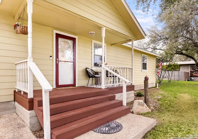 Photo 2 of Single family home for sale at 1143 Dawnridge, Canyon Lake, TX 78133 | MLS# 1845452 | Listing updated on 2026-02-05