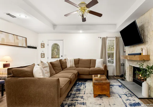 Photo 4 of Single family home for sale at 1143 Dawnridge, Canyon Lake, TX 78133 | MLS# 1845452 | Listing updated on 2026-02-05