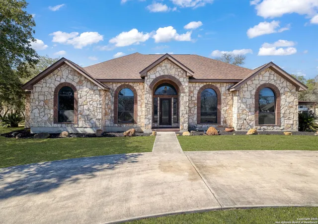 Photo 3 of Single family home for sale at 229 Legacy Trail Dr, La Vernia, TX 78121 | MLS# 1845558 | Listing updated on 2026-09-09