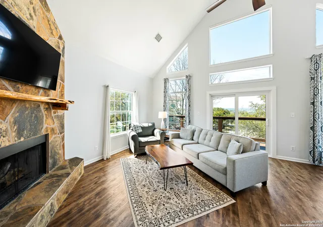 Photo 3 of Single family home for sale at 1156 Riviera, Canyon Lake, TX 78133 | MLS# 1845726 | Listing updated on 2025-09-22