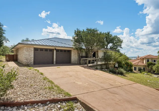 Homes for sale in Horseshoe Bay, TX | 110 Highlands Blvd, Horseshoe Bay, TX 78657 | MLS# 1845766