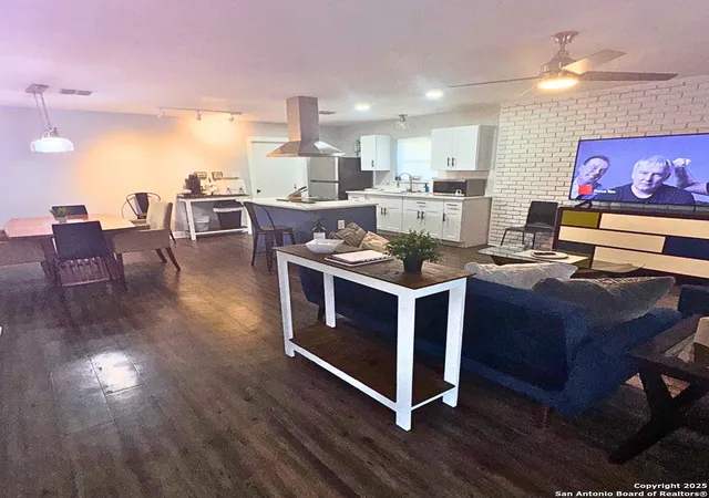 Photo 3 of Single family home for sale at 4542 Lyceum, San Antonio, TX 78229 | MLS# 1845787 | Listing updated on 2026-04-10