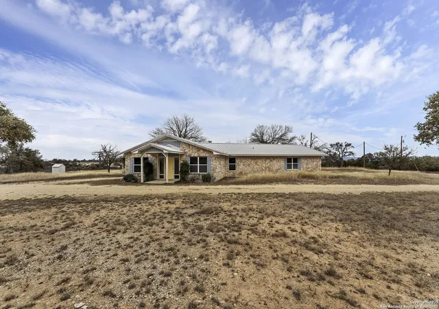 Photo 2 of Single family home for sale at 629 Laguna Rd, Bandera, TX 78003 | MLS# 1845838 | Listing updated on 2026-02-11