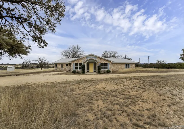 Photo 3 of Single family home for sale at 629 Laguna Rd, Bandera, TX 78003 | MLS# 1845838 | Listing updated on 2026-02-11