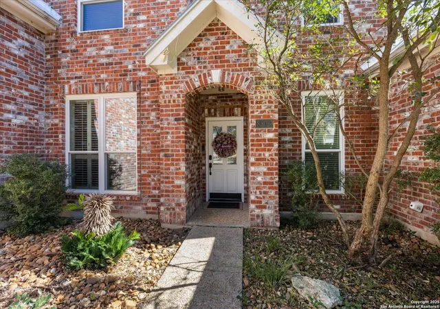 Photo 3 of Single family home for sale at 8506 Fairway Trail Dr, Boerne, TX 78015 | MLS# 1845849 | Listing updated on 2025-08-26