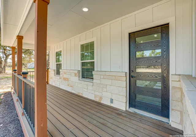 Photo 3 of Single family home for sale at 216 Granite Rd, Spring Branch, TX 78070 | MLS# 1846084 | Listing updated on 2025-07-08