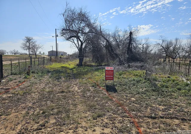Photo 4 of Land for sale at 152 County Road 7752, Devine, TX 78016 | MLS# 1846242 | Listing updated on 2025-09-12