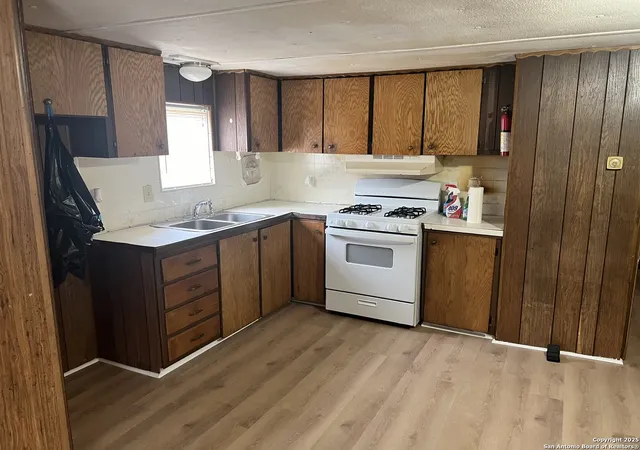 Photo 3 of Manufactured home for sale at 719 N Doughty, Rockport, TX 78382 | MLS# 1846262 | Listing updated on 2025-07-22