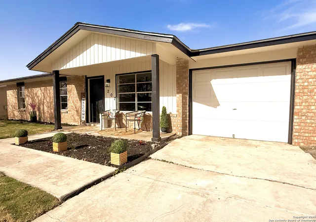 Photo 2 of Single family home for sale at 207 Brenda, Converse, TX 78109 | MLS# 1846285 | Listing updated on 2026-04-11