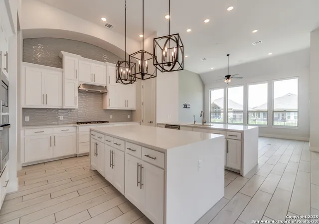 Photo 2 of Single family home for sale at 122 Wildrose Hill, Boerne, TX 78006 | MLS# 1846528 | Listing updated on 2025-11-01
