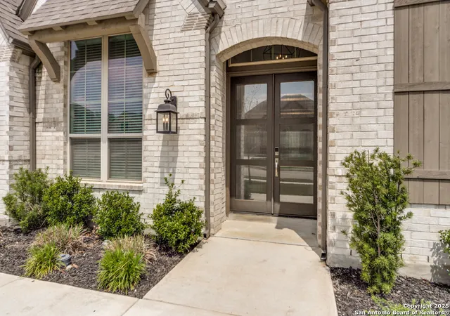 Photo 3 of Single family home for sale at 122 Wildrose Hill, Boerne, TX 78006 | MLS# 1846528 | Listing updated on 2025-11-01