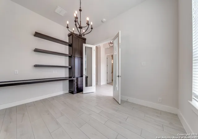 Photo 4 of Single family home for sale at 122 Wildrose Hill, Boerne, TX 78006 | MLS# 1846528 | Listing updated on 2025-11-01