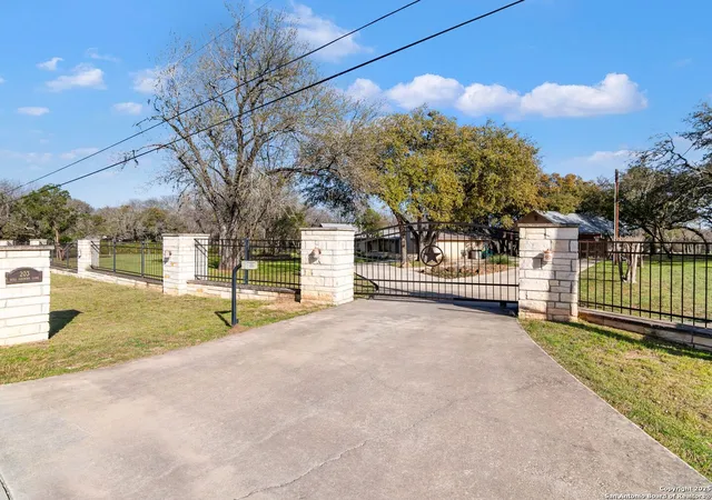 Photo 1 of Single family home for sale at 203 Hl Country, Hillcountr, TX 78232 | MLS# 1846604 | Listing updated on 2025-03-19
