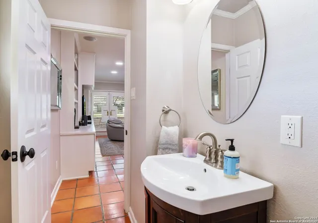 Photo 3 of Single family home for sale at 203 Hl Country, Hillcountr, TX 78232 | MLS# 1846604 | Listing updated on 2025-03-19