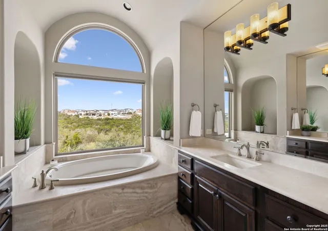 Photo 3 of Single family home for sale at 6831 Bella Colina, San Antonio, TX 78256 | MLS# 1846648 | Listing updated on 2025-03-16