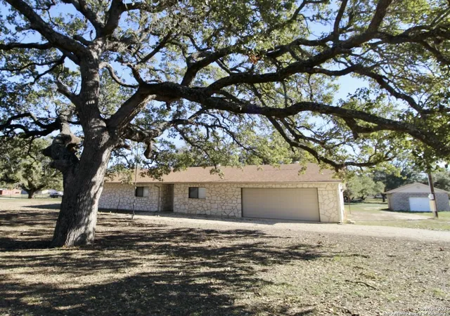 2nd image of 246 County Road 7611, Devine, TX 78016 | MLS# 1846735