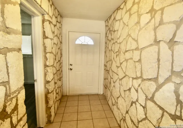 3rd image of 246 County Road 7611, Devine, TX 78016 | MLS# 1846735
