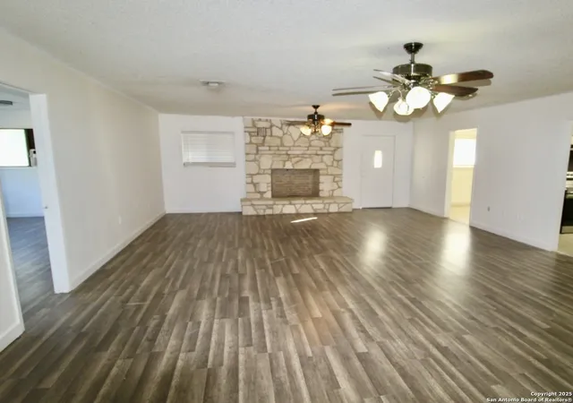 5th image of 246 County Road 7611, Devine, TX 78016 | MLS# 1846735