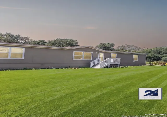 Photo 3 of Sale Pending at 585 Cr 6753, Devine, TX 78016 | MLS# 1846796 | Listing updated on 2025-10-01