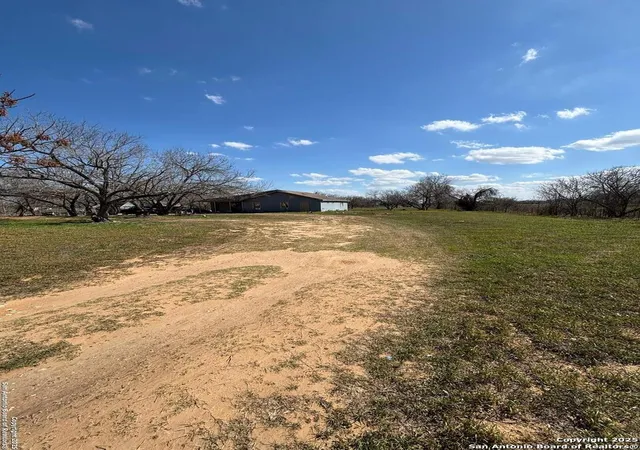 3rd image of 17423 Fx Ball, Elmendorf, TX 78112 | MLS# 1846797